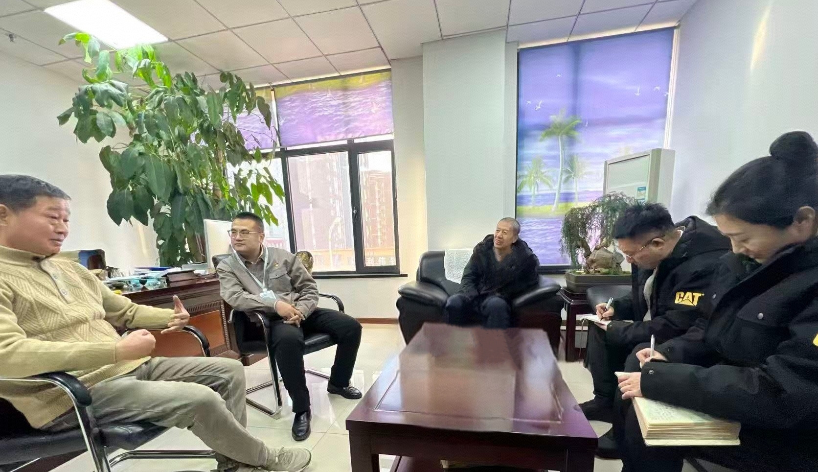 服務(wù)前置解企憂 精準(zhǔn)幫辦提質(zhì)效——鞍山水務(wù)集團(tuán)上門(mén)走訪共話供水服務(wù)新篇